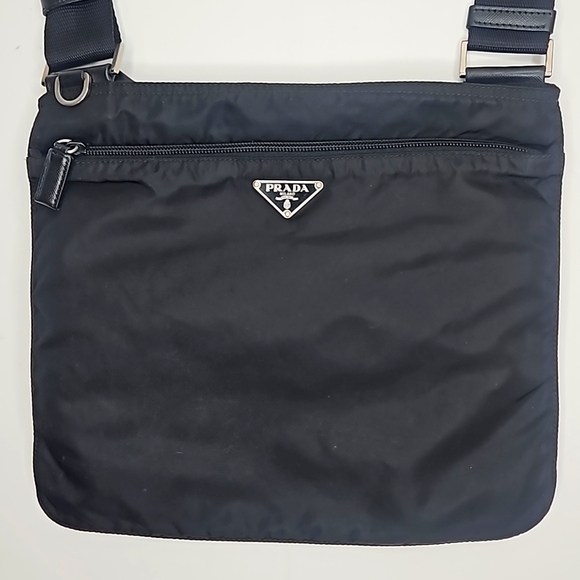 Authentic Prada Crossbody Bag Unisex - Picture 15 of 16
